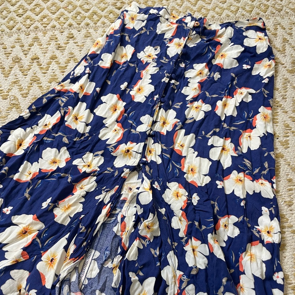Asymmetrical, high waist floral skirt